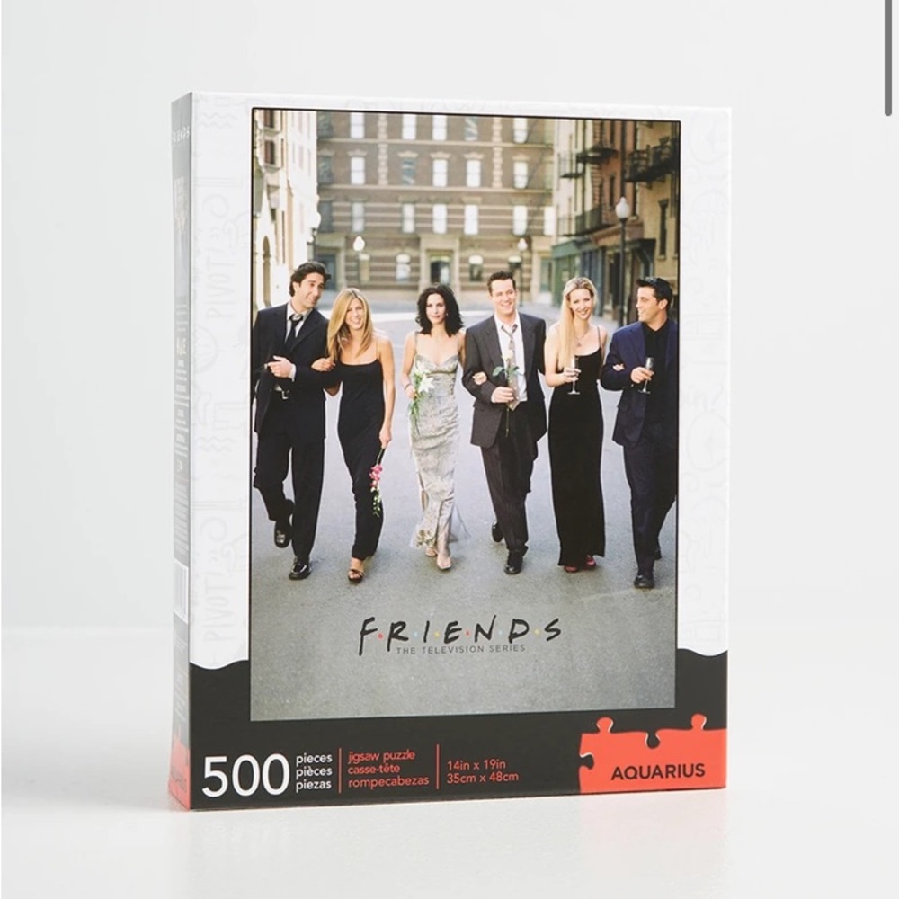 NEW Friends 500 pc puzzle